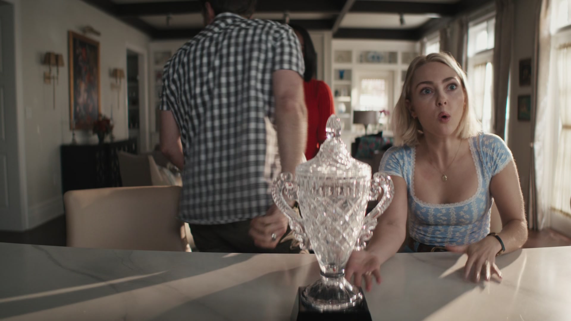 Grosse_Pointe_Garden_Society_S01E04_1080p_ASRO_004957.jpg
