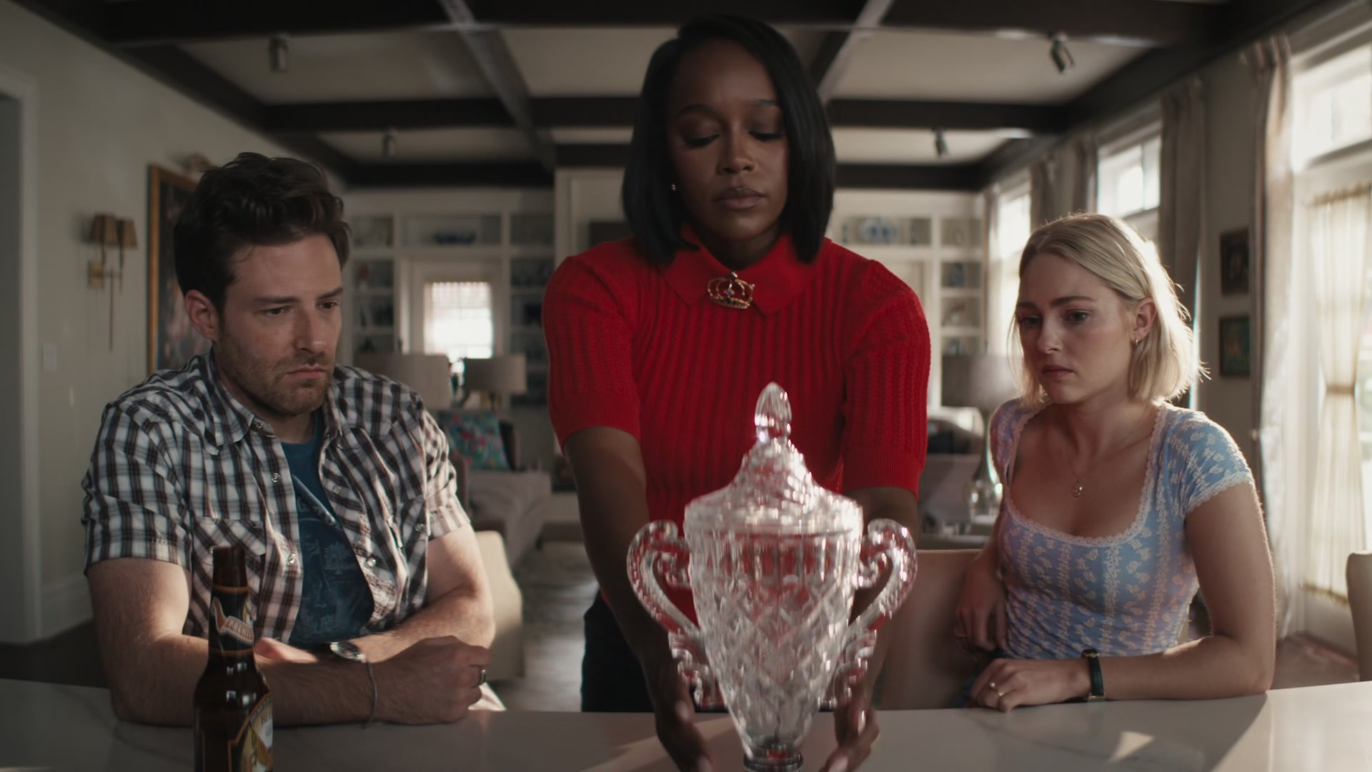 Grosse_Pointe_Garden_Society_S01E04_1080p_ASRO_005029.jpg