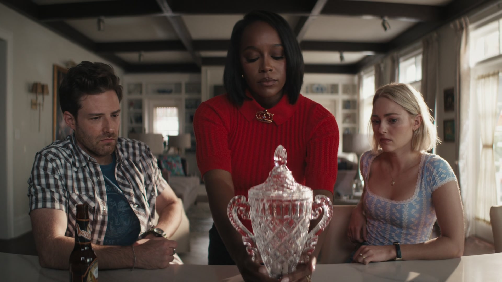 Grosse_Pointe_Garden_Society_S01E04_1080p_ASRO_005030.jpg Grosse_Pointe_Garden_Society_S01E04_1080p_ASRO_005030.jpg