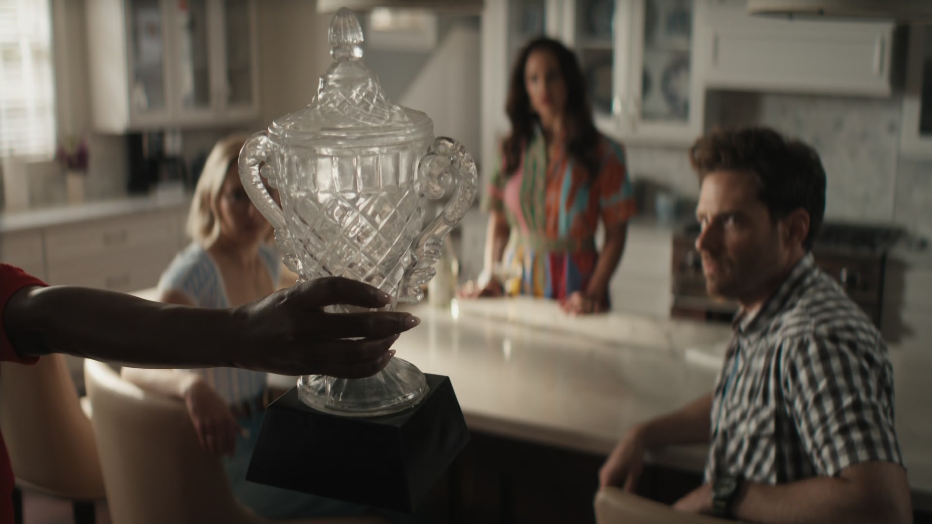 Grosse_Pointe_Garden_Society_S01E04_1080p_ASRO_005062.jpg Grosse_Pointe_Garden_Society_S01E04_1080p_ASRO_005062.jpg