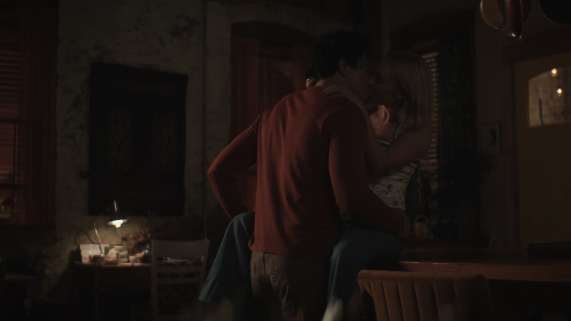 Grosse_Pointe_Garden_Society_S01E05_1080p_ASRO_000684.jpg