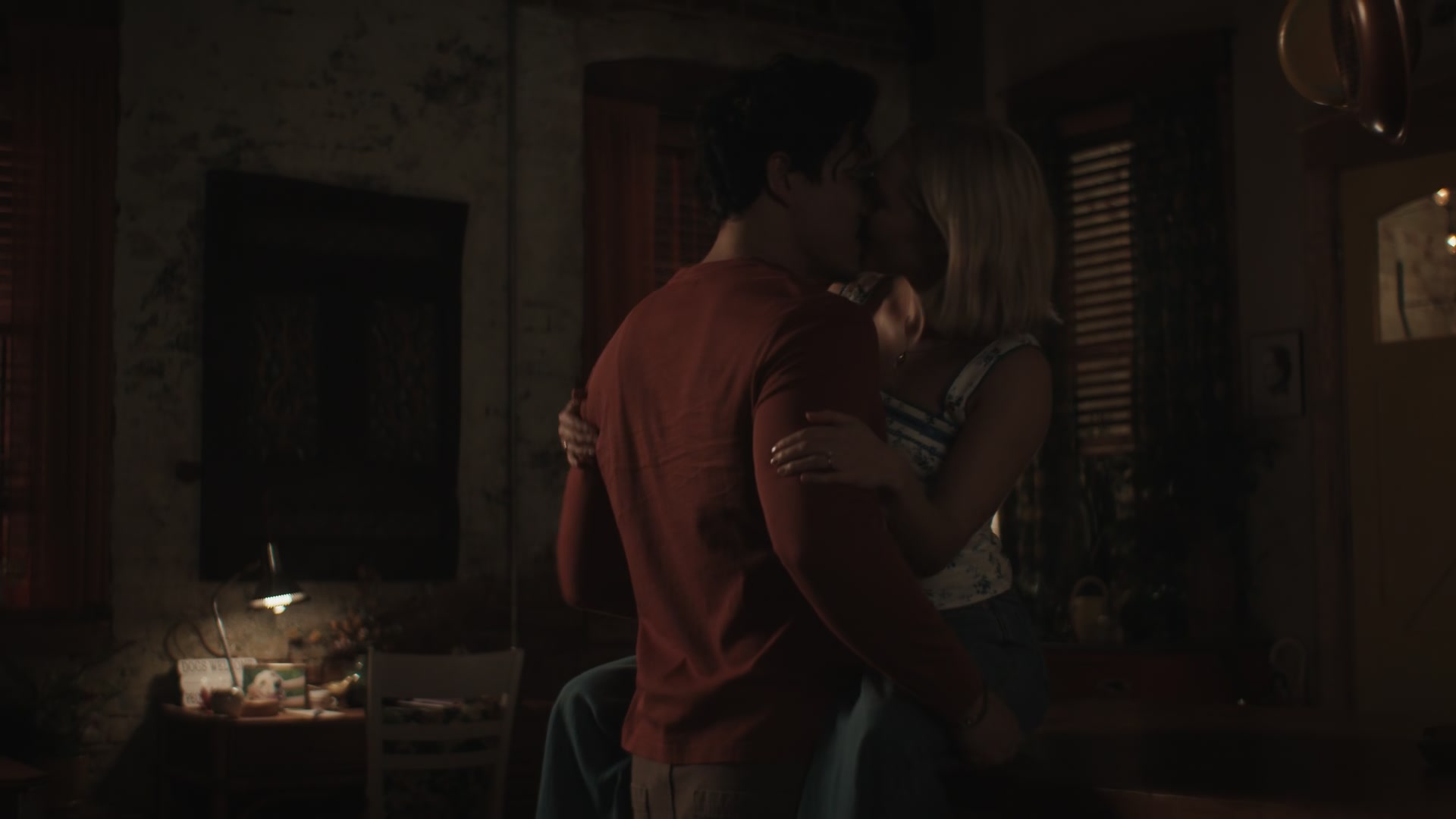 Grosse_Pointe_Garden_Society_S01E05_1080p_ASRO_000690.jpg Grosse_Pointe_Garden_Society_S01E05_1080p_ASRO_000690.jpg