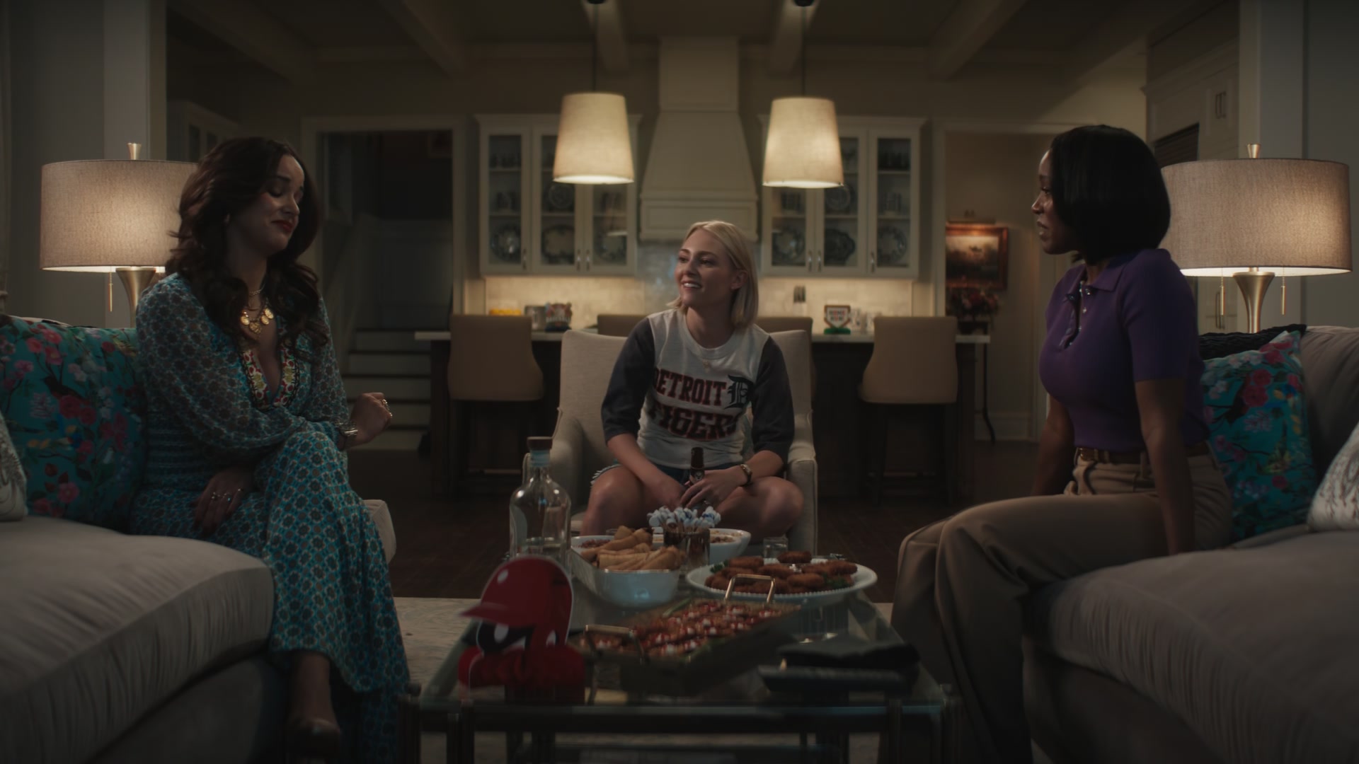 Grosse_Pointe_Garden_Society_S01E05_1080p_ASRO_002386.jpg