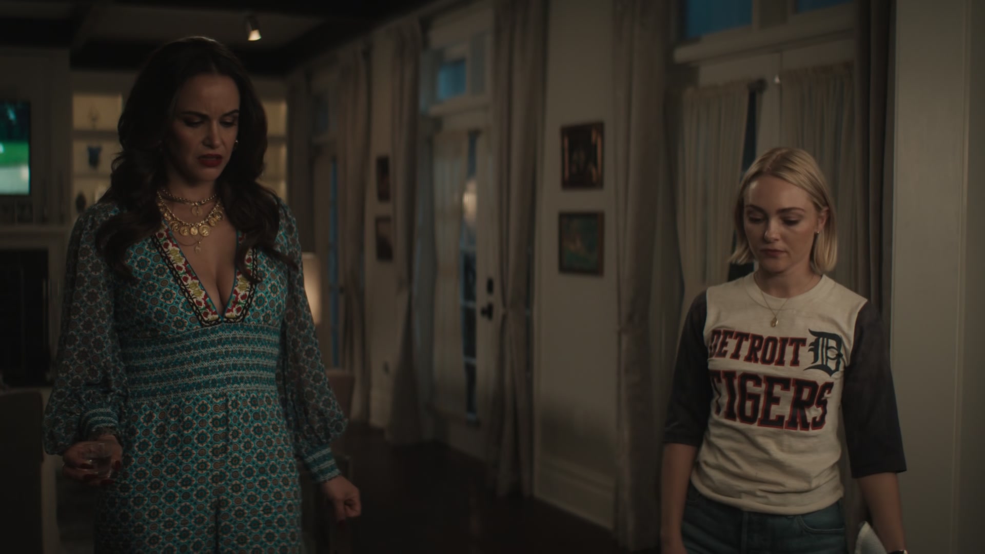 Grosse_Pointe_Garden_Society_S01E05_1080p_ASRO_002591.jpg