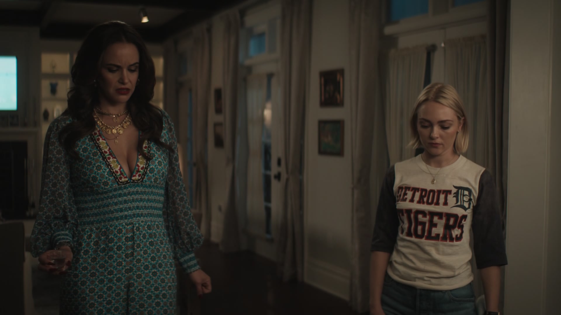 Grosse_Pointe_Garden_Society_S01E05_1080p_ASRO_002592.jpg
