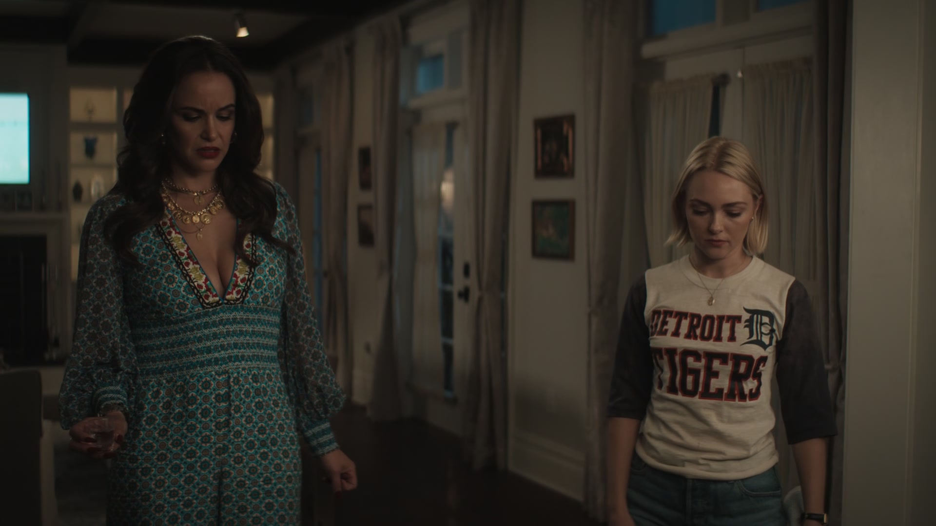 Grosse_Pointe_Garden_Society_S01E05_1080p_ASRO_002593.jpg