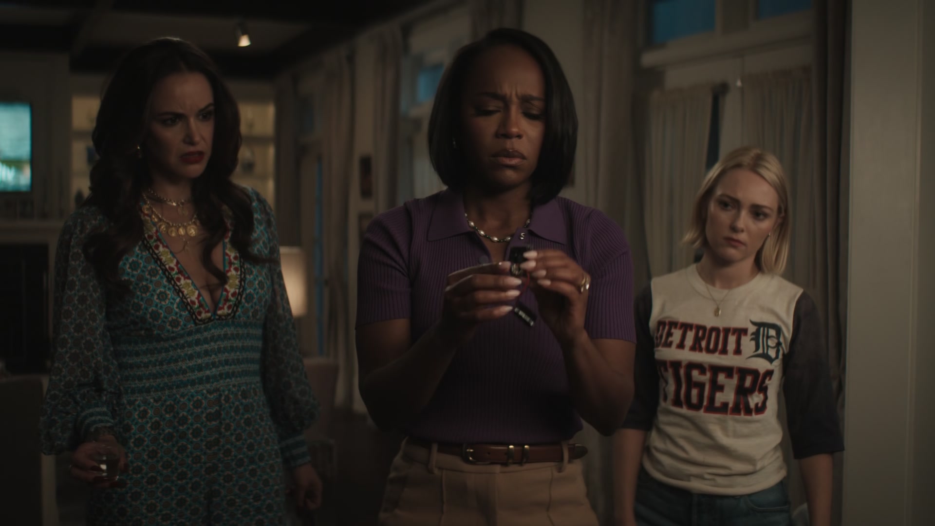 Grosse_Pointe_Garden_Society_S01E05_1080p_ASRO_002601.jpg Grosse_Pointe_Garden_Society_S01E05_1080p_ASRO_002601.jpg