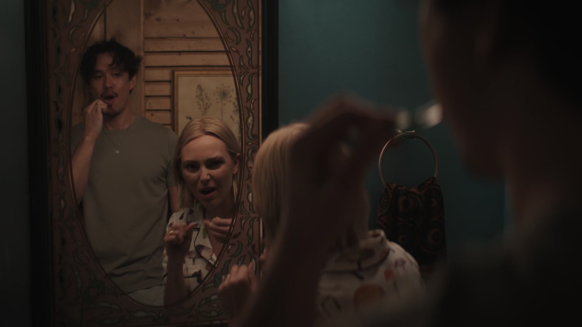 Grosse_Pointe_Garden_Society_S01E05_1080p_ASRO_004117.jpg Grosse_Pointe_Garden_Society_S01E05_1080p_ASRO_004117.jpg