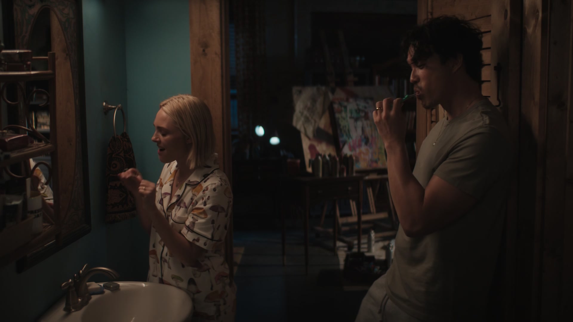 Grosse_Pointe_Garden_Society_S01E05_1080p_ASRO_004133.jpg