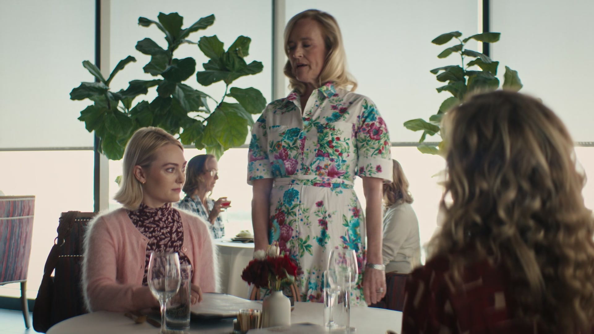 Grosse_Pointe_Garden_Society_S01E06_1080p_ASRO_001868.jpg