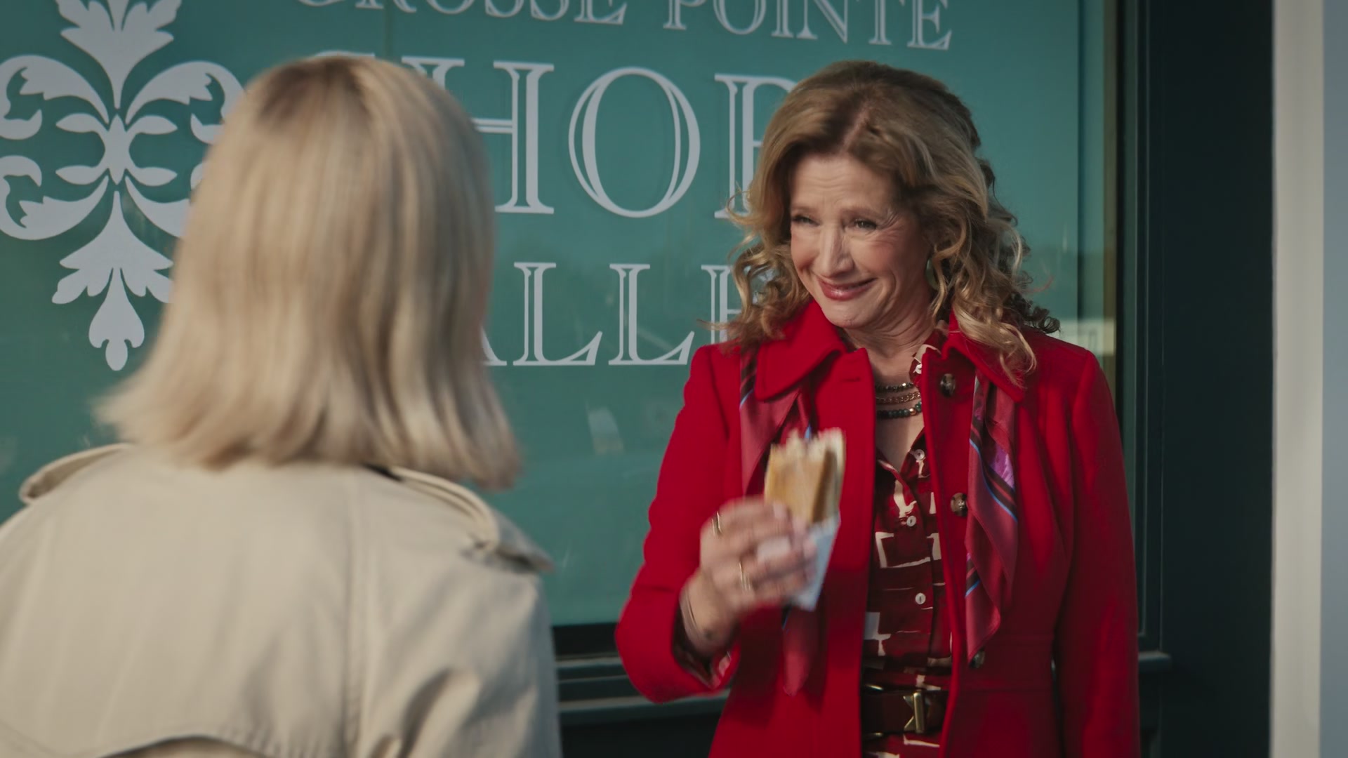 Grosse_Pointe_Garden_Society_S01E06_1080p_ASRO_002011.jpg