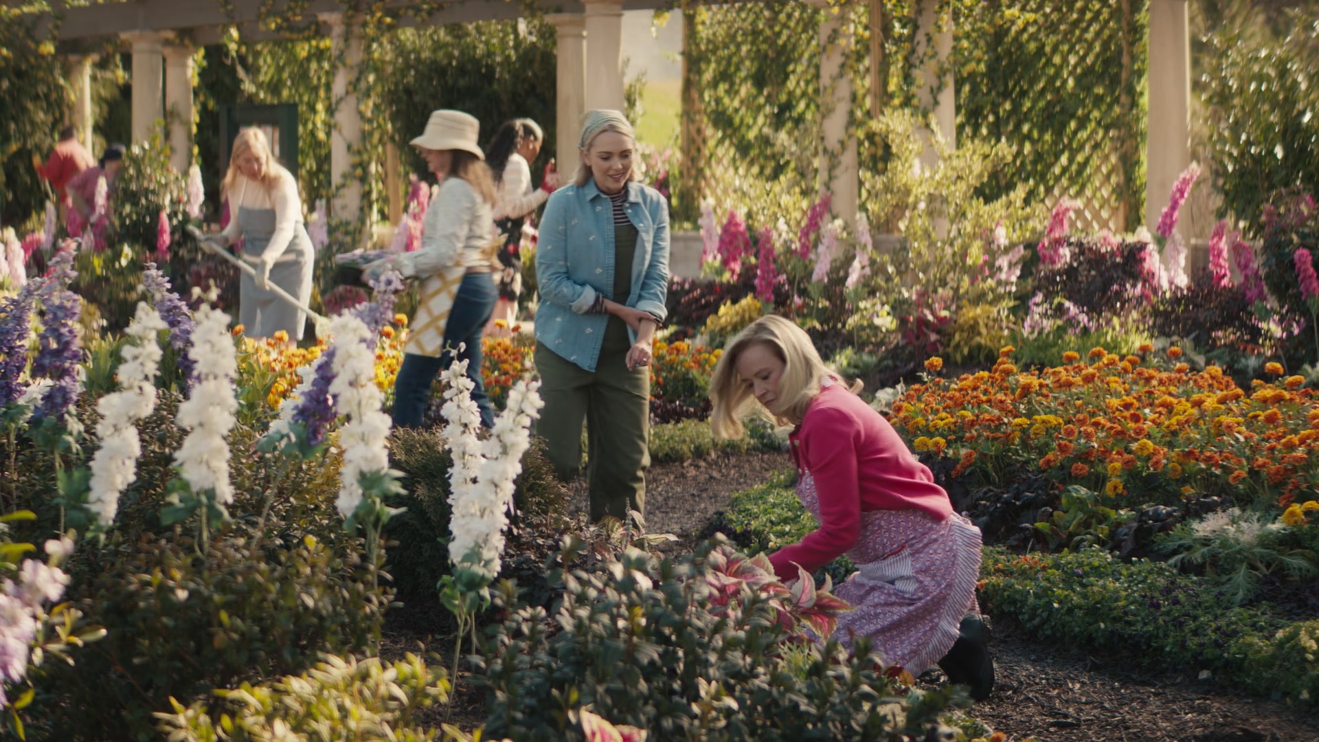 Grosse_Pointe_Garden_Society_S01E06_1080p_ASRO_005404.jpg