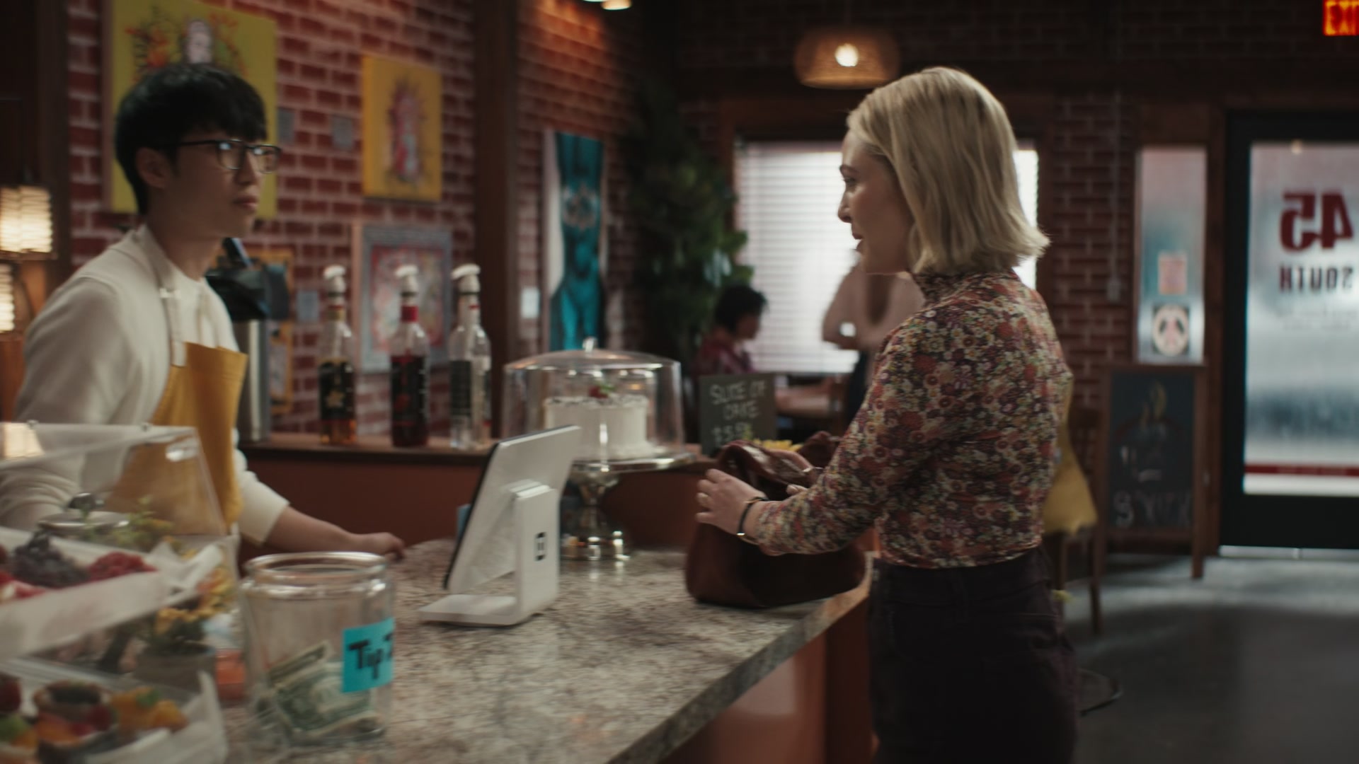 Grosse_Pointe_Garden_Society_S01E07_1080p_ASRO_000832.jpg Grosse_Pointe_Garden_Society_S01E07_1080p_ASRO_000832.jpg