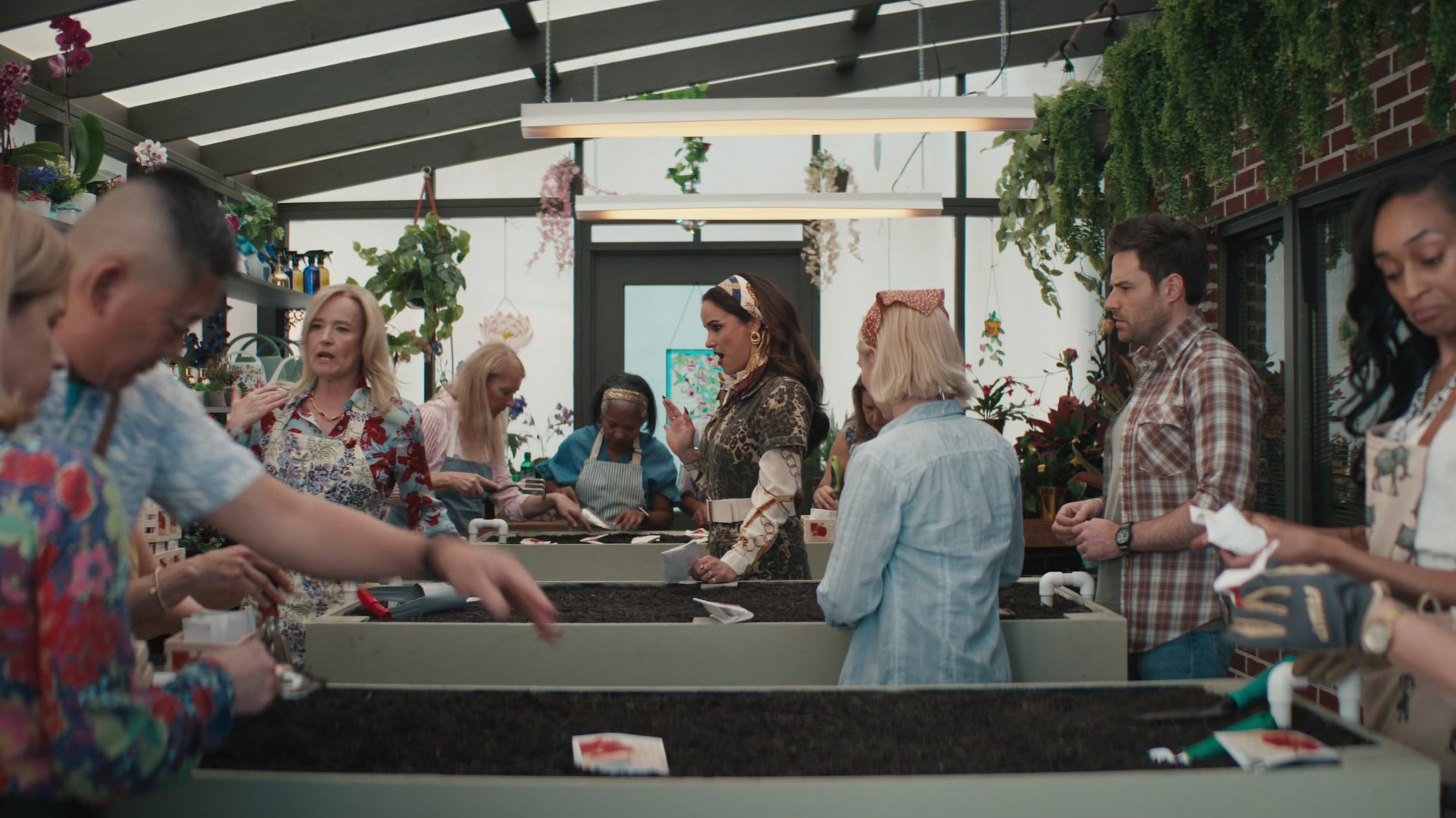 Grosse_Pointe_Garden_Society_S01E07_1080p_ASRO_001418.jpg Grosse_Pointe_Garden_Society_S01E07_1080p_ASRO_001418.jpg