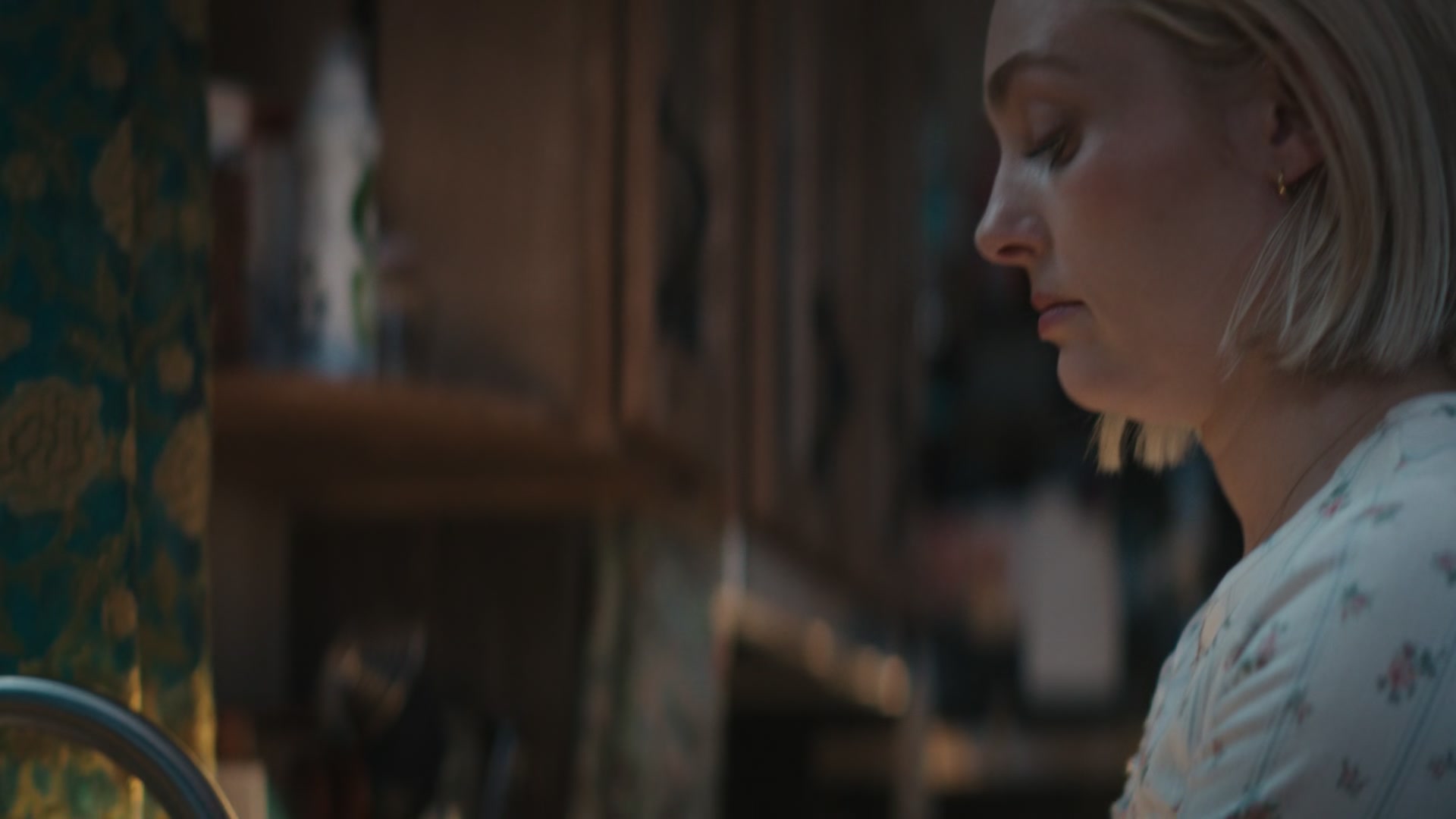Grosse_Pointe_Garden_Society_S01E08_1080p_ASRO_000136.jpg Grosse_Pointe_Garden_Society_S01E08_1080p_ASRO_000136.jpg