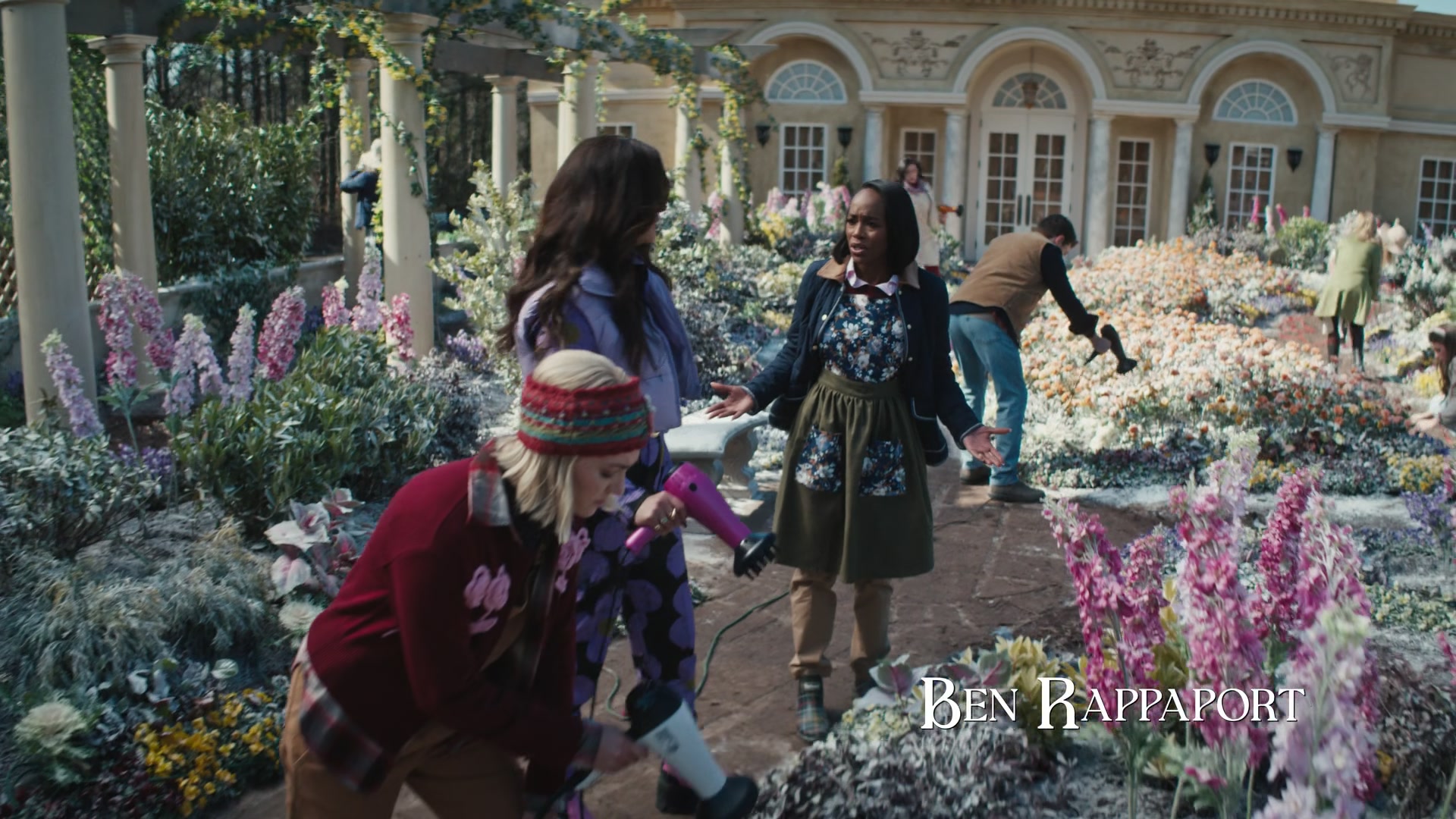 Grosse_Pointe_Garden_Society_S01E08_1080p_ASRO_000296.jpg Grosse_Pointe_Garden_Society_S01E08_1080p_ASRO_000296.jpg