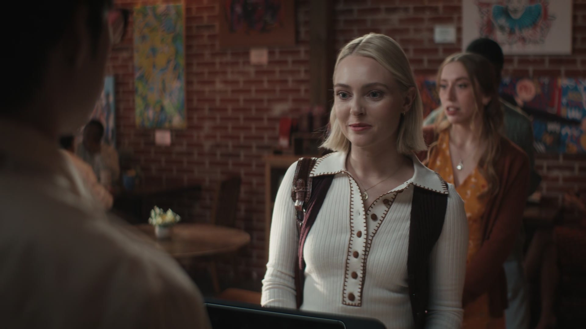Grosse_Pointe_Garden_Society_S01E08_1080p_ASRO_001587.jpg