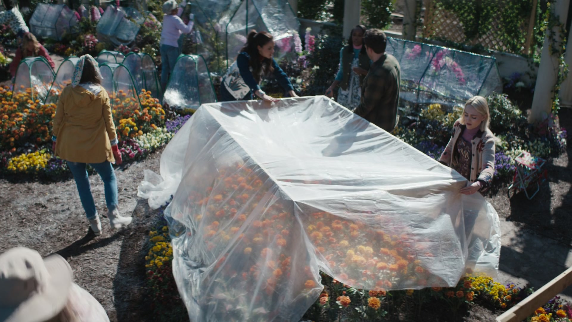 Grosse_Pointe_Garden_Society_S01E08_1080p_ASRO_002387.jpg