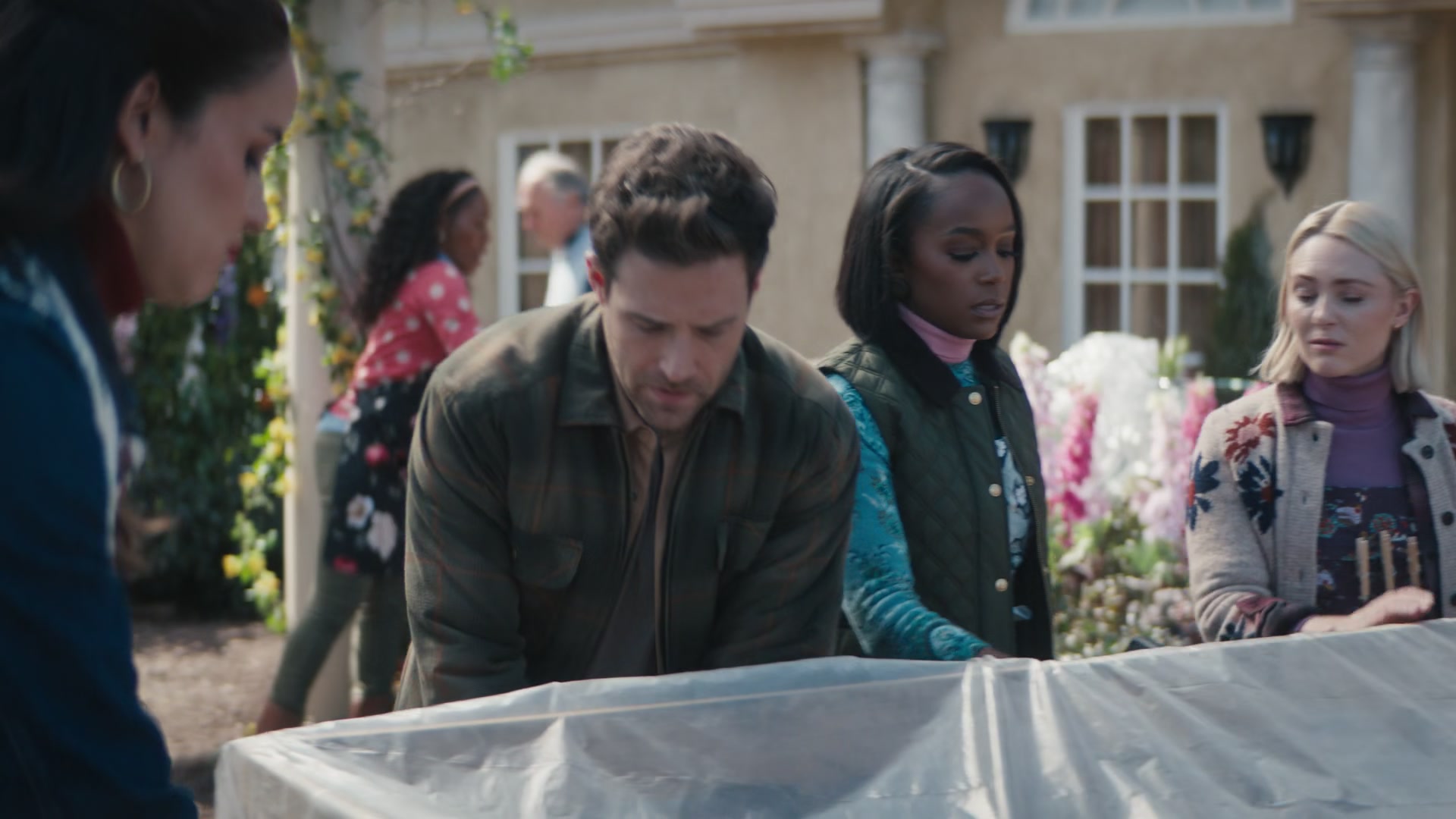 Grosse_Pointe_Garden_Society_S01E08_1080p_ASRO_002408.jpg