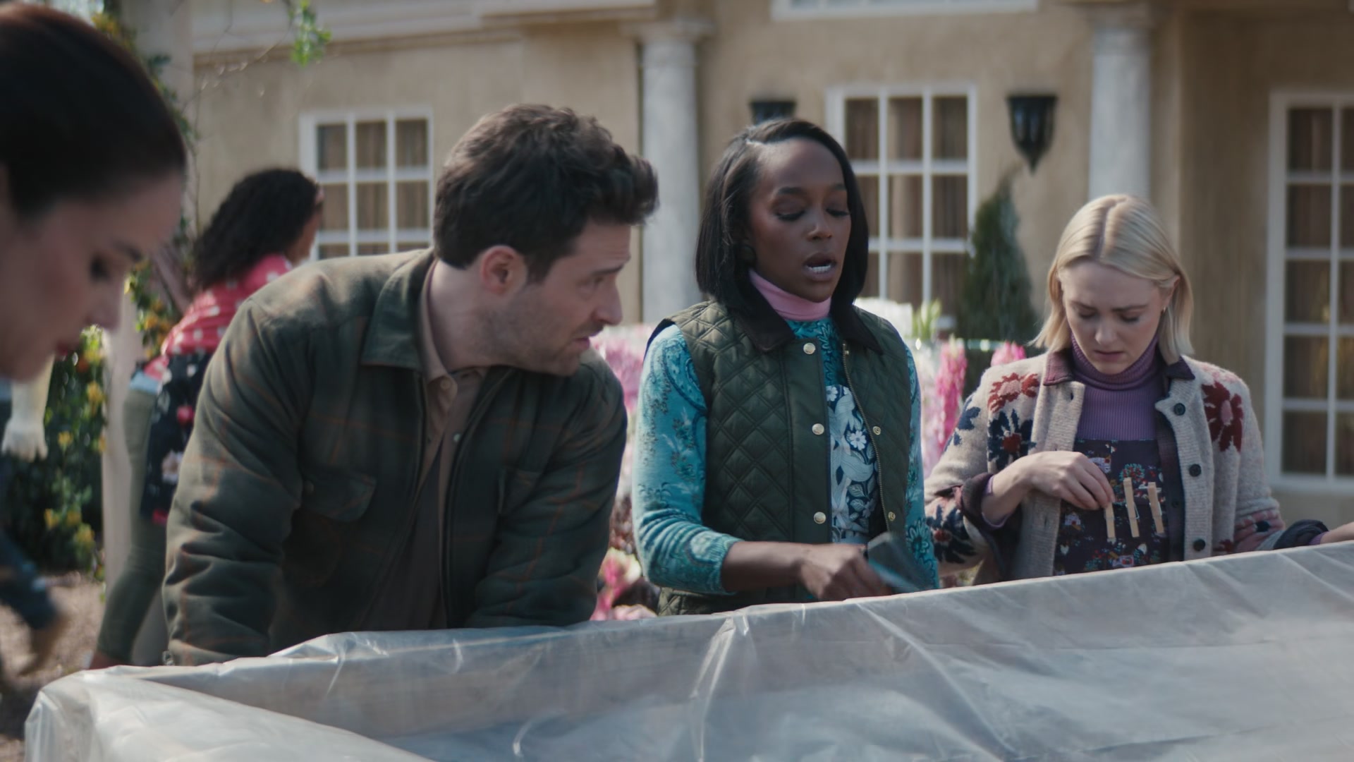 Grosse_Pointe_Garden_Society_S01E08_1080p_ASRO_002412.jpg