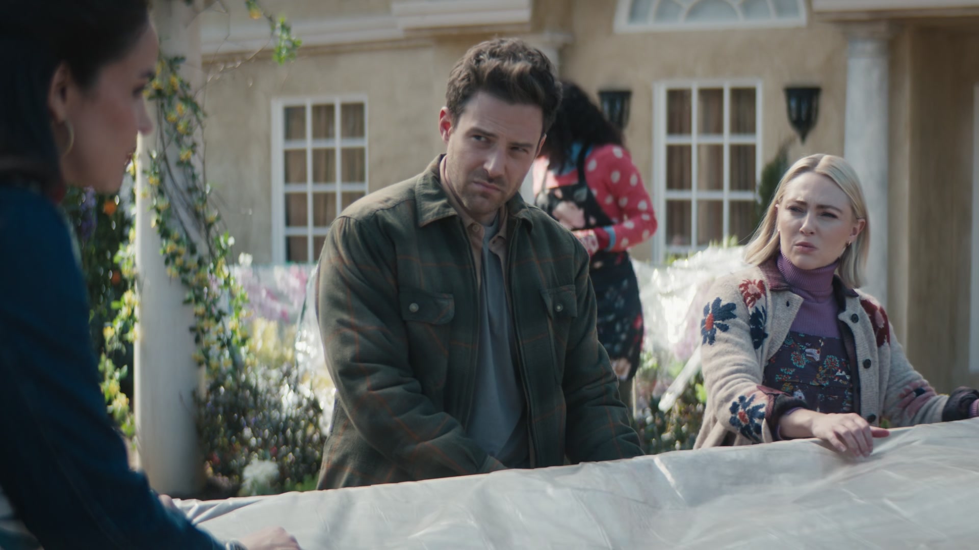 Grosse_Pointe_Garden_Society_S01E08_1080p_ASRO_002511.jpg Grosse_Pointe_Garden_Society_S01E08_1080p_ASRO_002511.jpg