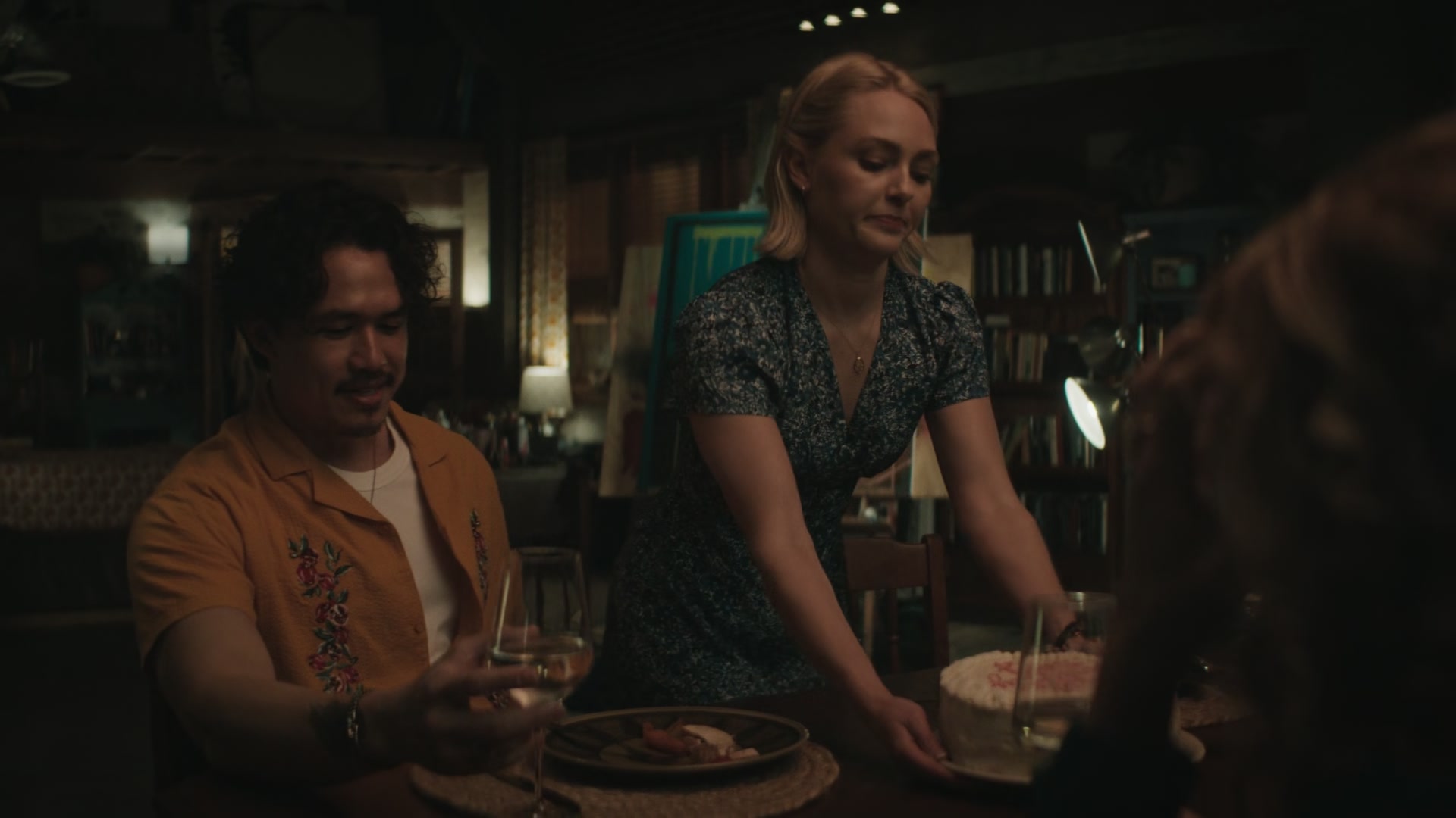 Grosse_Pointe_Garden_Society_S01E08_1080p_ASRO_003193.jpg Grosse_Pointe_Garden_Society_S01E08_1080p_ASRO_003193.jpg