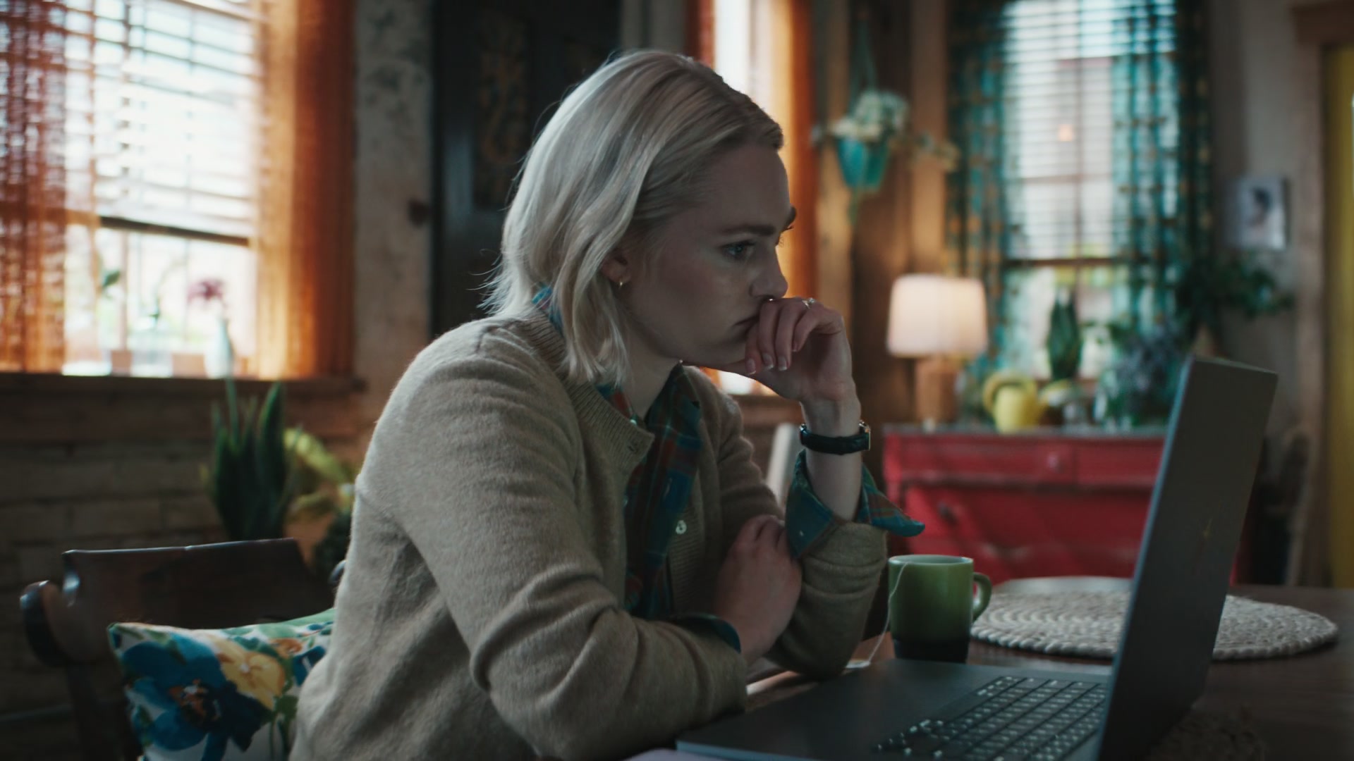 Grosse_Pointe_Garden_Society_S01E08_1080p_ASRO_005374.jpg Grosse_Pointe_Garden_Society_S01E08_1080p_ASRO_005374.jpg