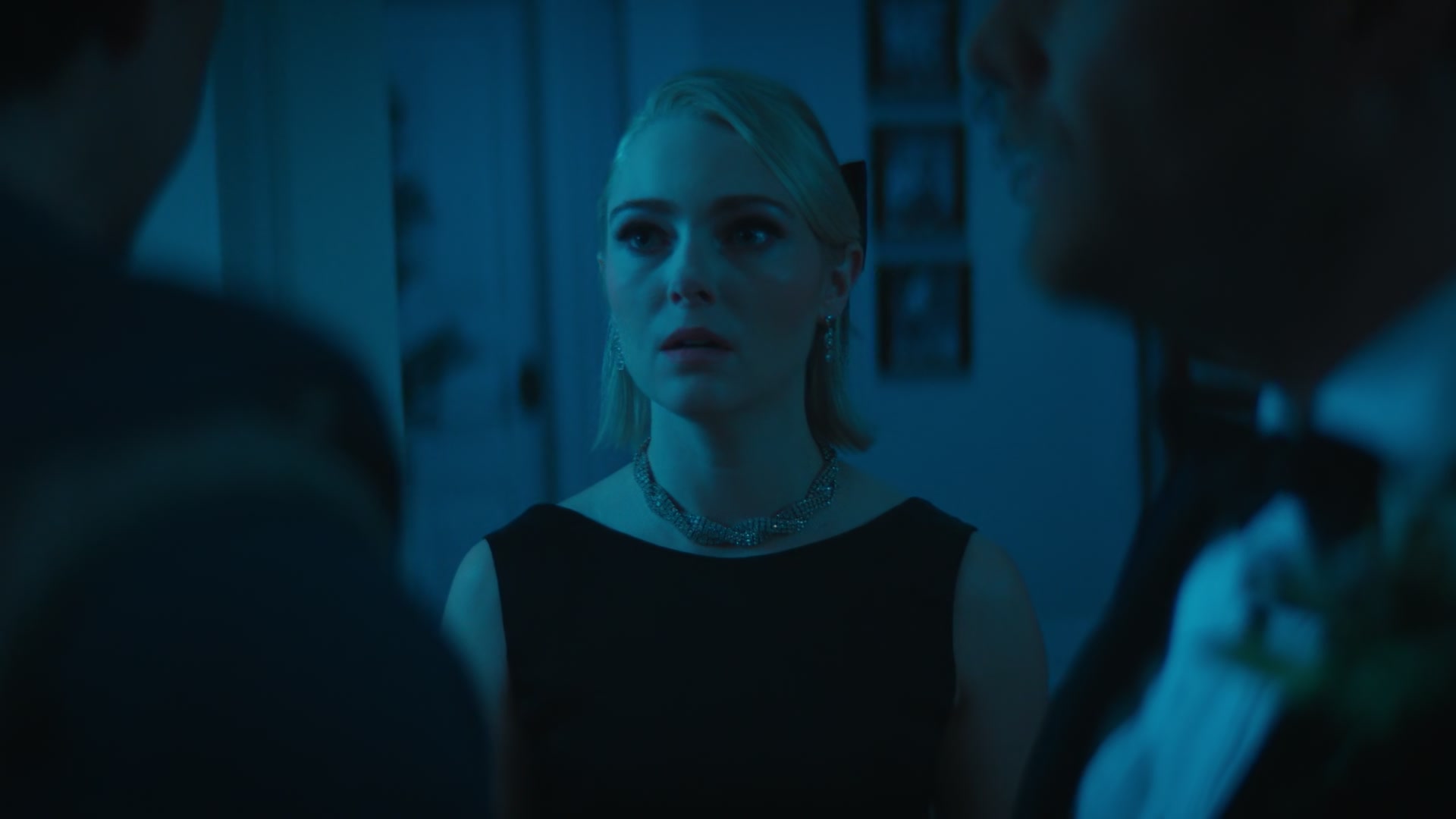 Grosse_Pointe_Garden_Society_S01E09_1080p_ASRO_000100.jpg