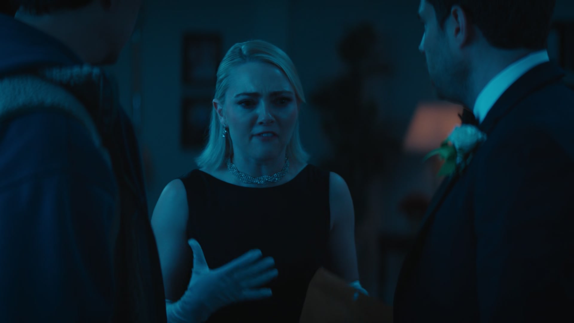 Grosse_Pointe_Garden_Society_S01E09_1080p_ASRO_000137.jpg