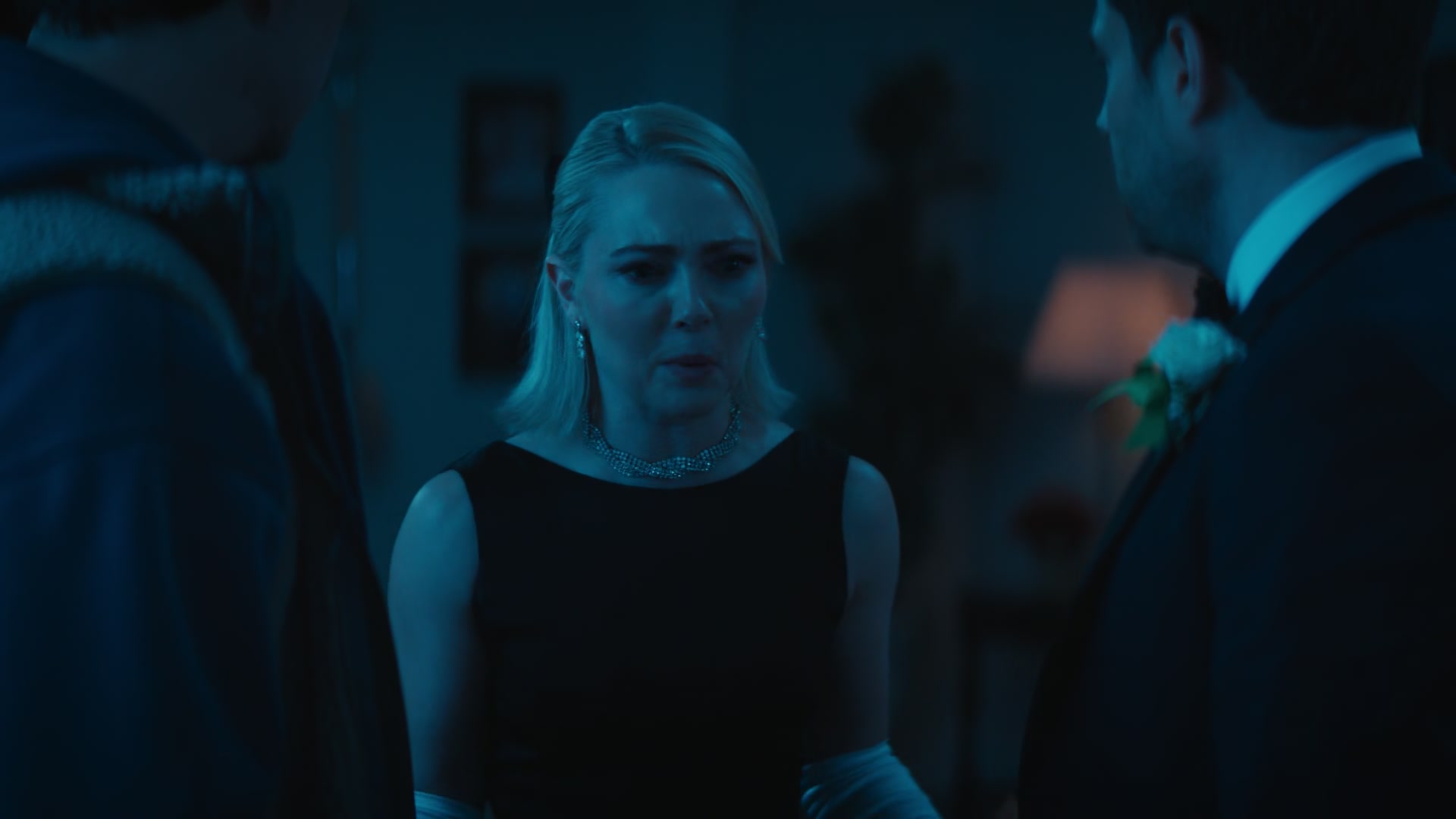Grosse_Pointe_Garden_Society_S01E09_1080p_ASRO_000138.jpg