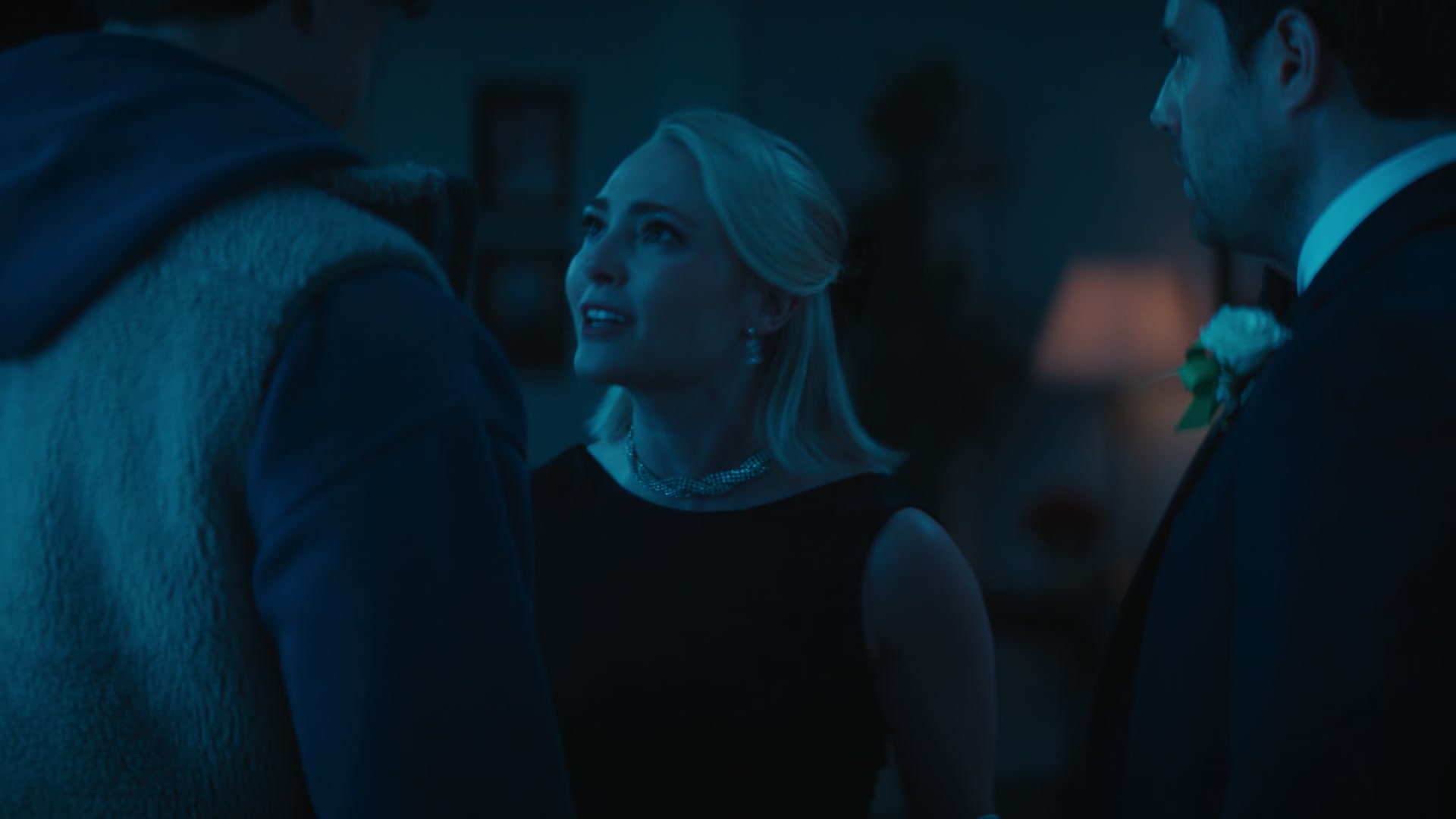 Grosse_Pointe_Garden_Society_S01E09_1080p_ASRO_000158.jpg