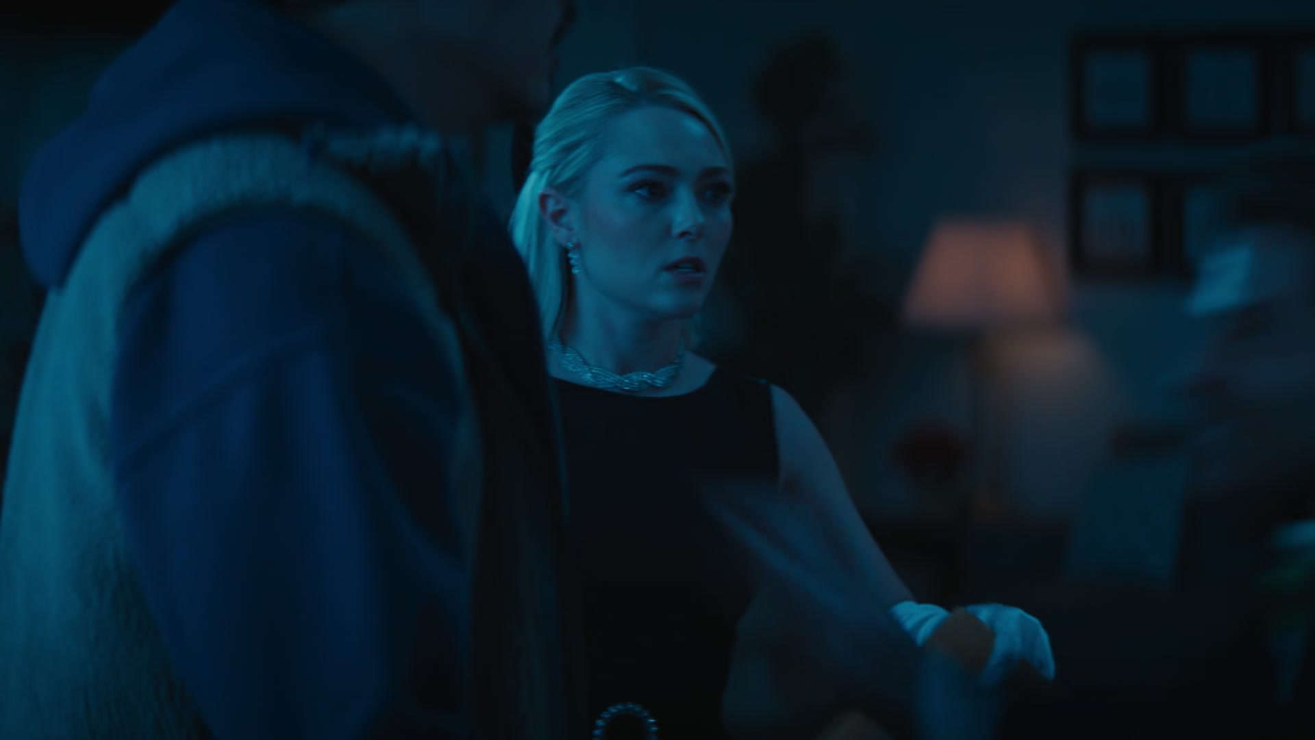 Grosse_Pointe_Garden_Society_S01E09_1080p_ASRO_000233.jpg