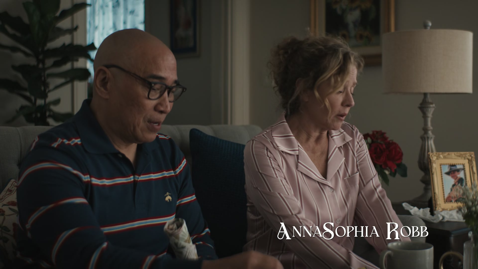Grosse_Pointe_Garden_Society_S01E09_1080p_ASRO_000334.jpg Grosse_Pointe_Garden_Society_S01E09_1080p_ASRO_000334.jpg