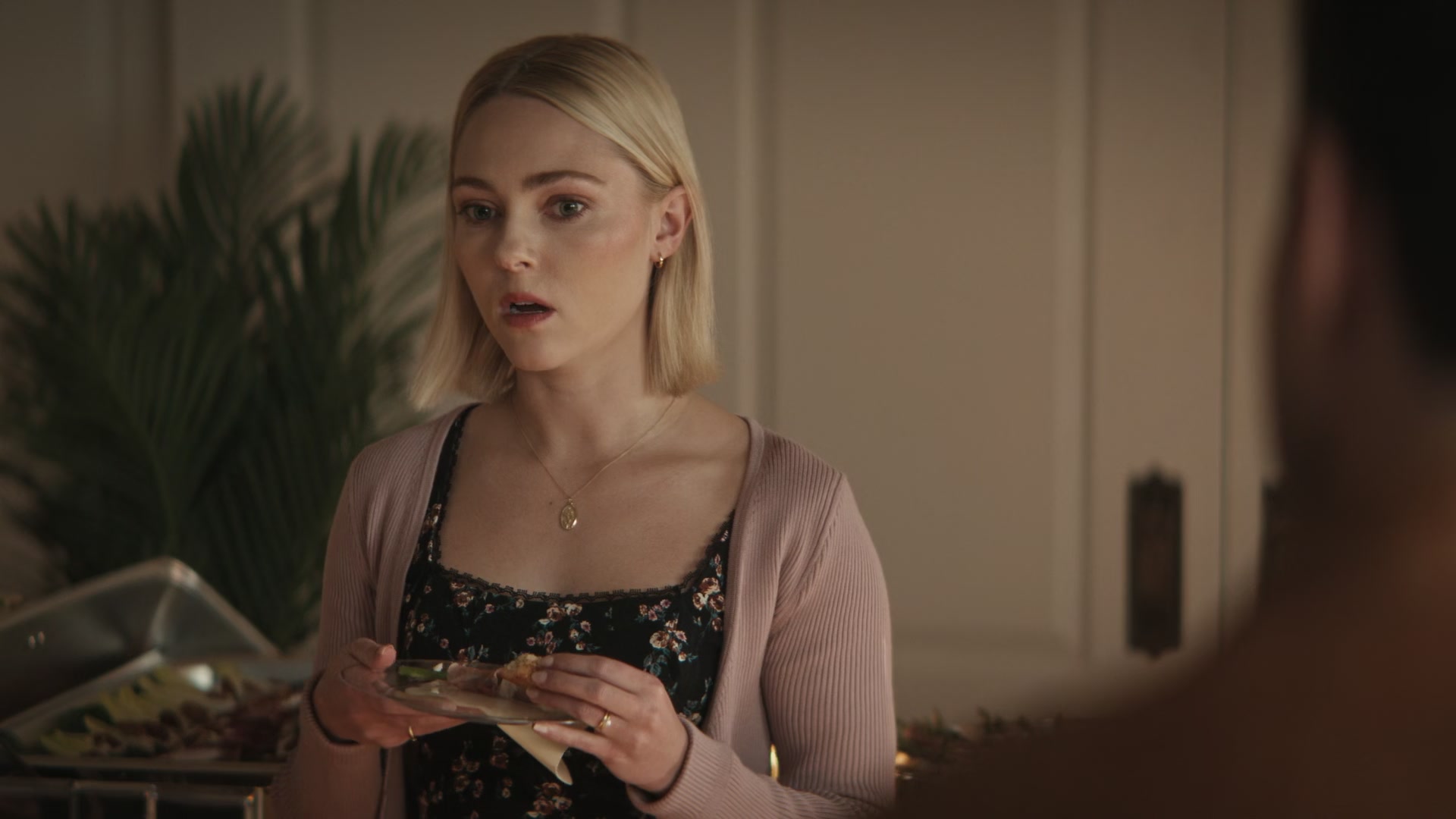 Grosse_Pointe_Garden_Society_S01E10_1080p_ASRO_005121.jpg Grosse_Pointe_Garden_Society_S01E10_1080p_ASRO_005121.jpg
