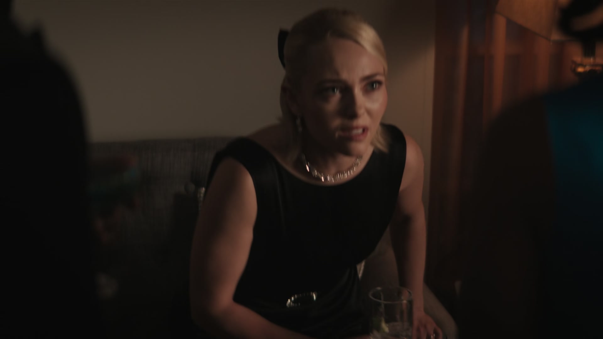 Grosse_Pointe_Garden_Society_S01E11_1080p_ASRO_003201.jpg