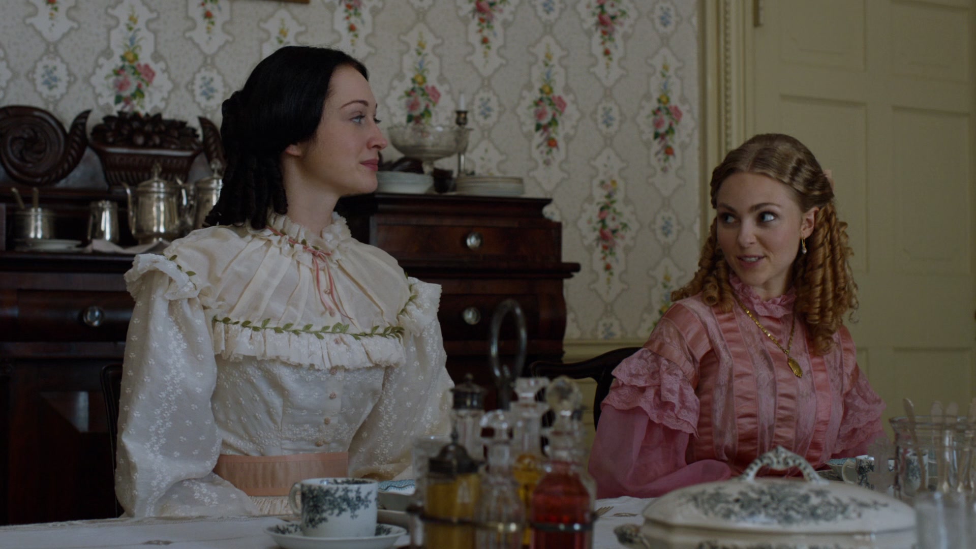 MercyStreet_S01E01_The_New_Nurse_1080p_BluRay_ASRO_001214.jpg MercyStreet_S01E01_The_New_Nurse_1080p_BluRay_ASRO_001214.jpg