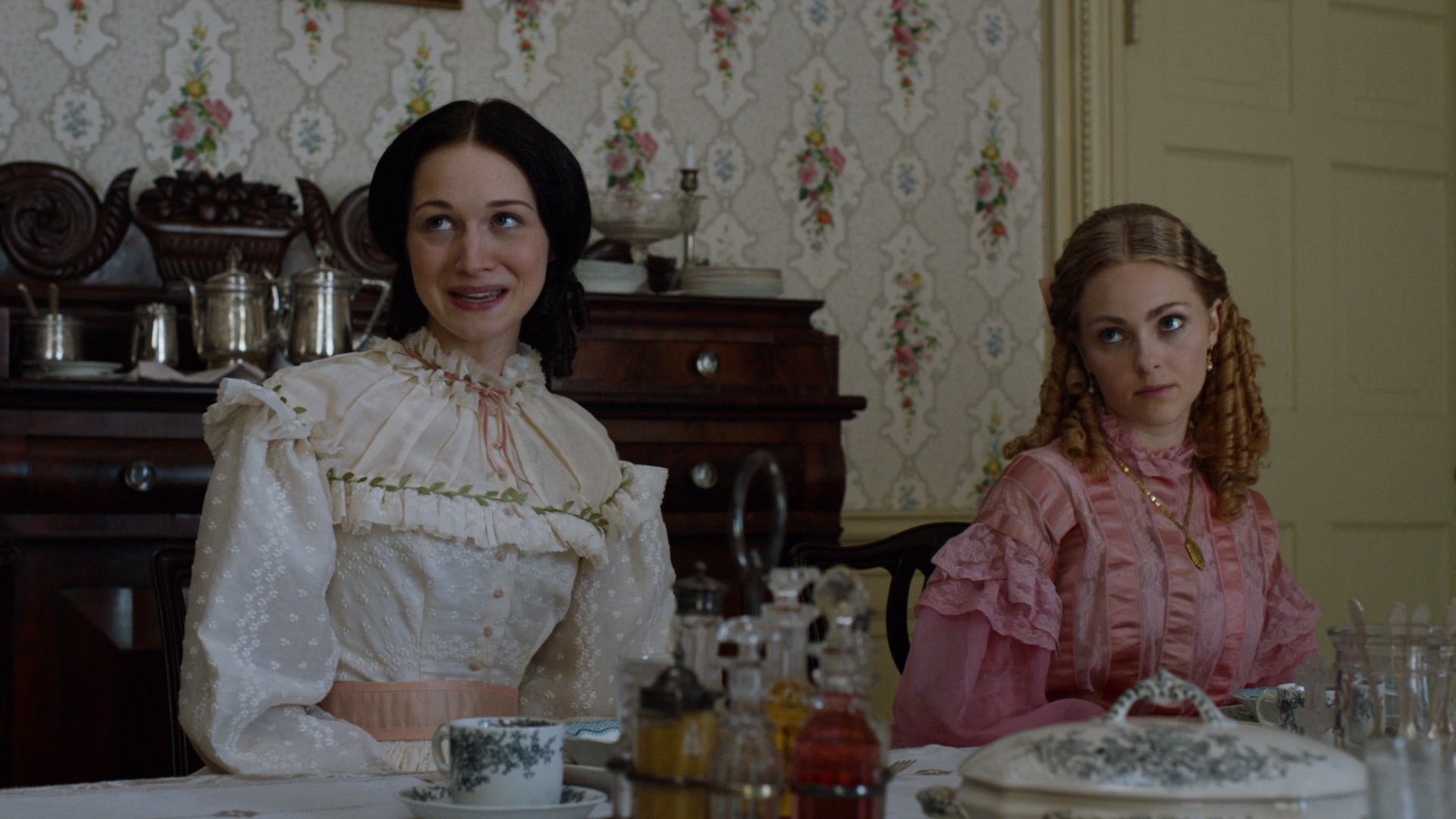 MercyStreet_S01E01_The_New_Nurse_1080p_BluRay_ASRO_001229.jpg MercyStreet_S01E01_The_New_Nurse_1080p_BluRay_ASRO_001229.jpg