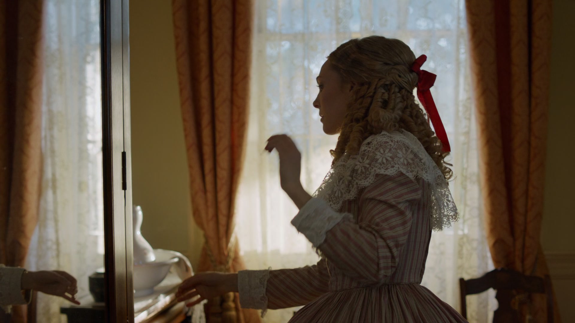 MercyStreet_S01E02_The_Haversack_1080p_BluRay_ASRO_006072.jpg