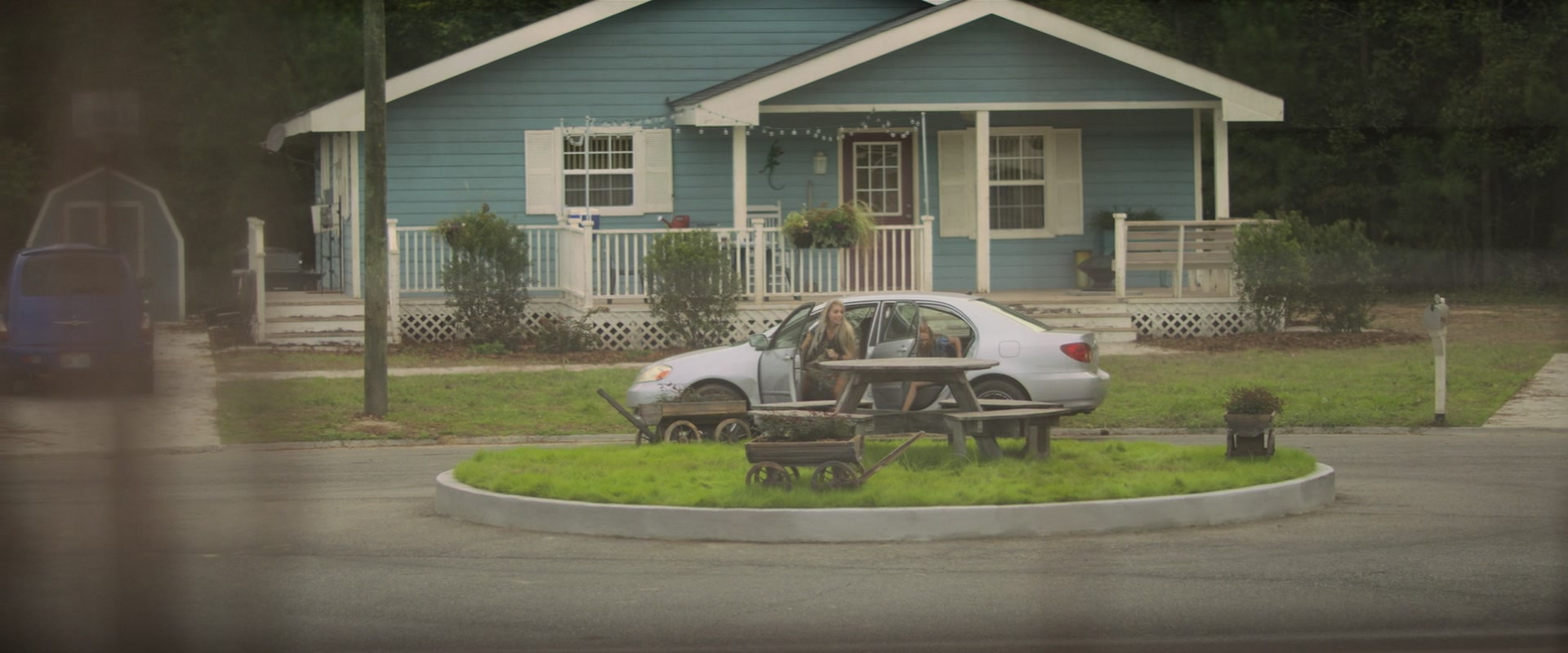 The_Act_S01E02_Teeth_1080p_ASRO_002077.jpg