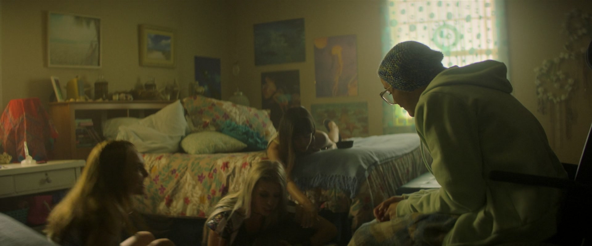 The_Act_S01E02_Teeth_1080p_ASRO_002378.jpg