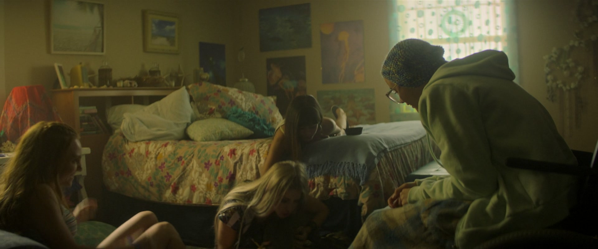 The_Act_S01E02_Teeth_1080p_ASRO_002379.jpg