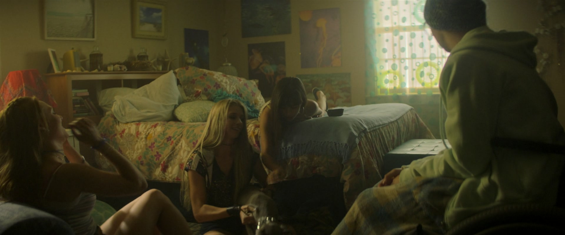 The_Act_S01E02_Teeth_1080p_ASRO_002381.jpg