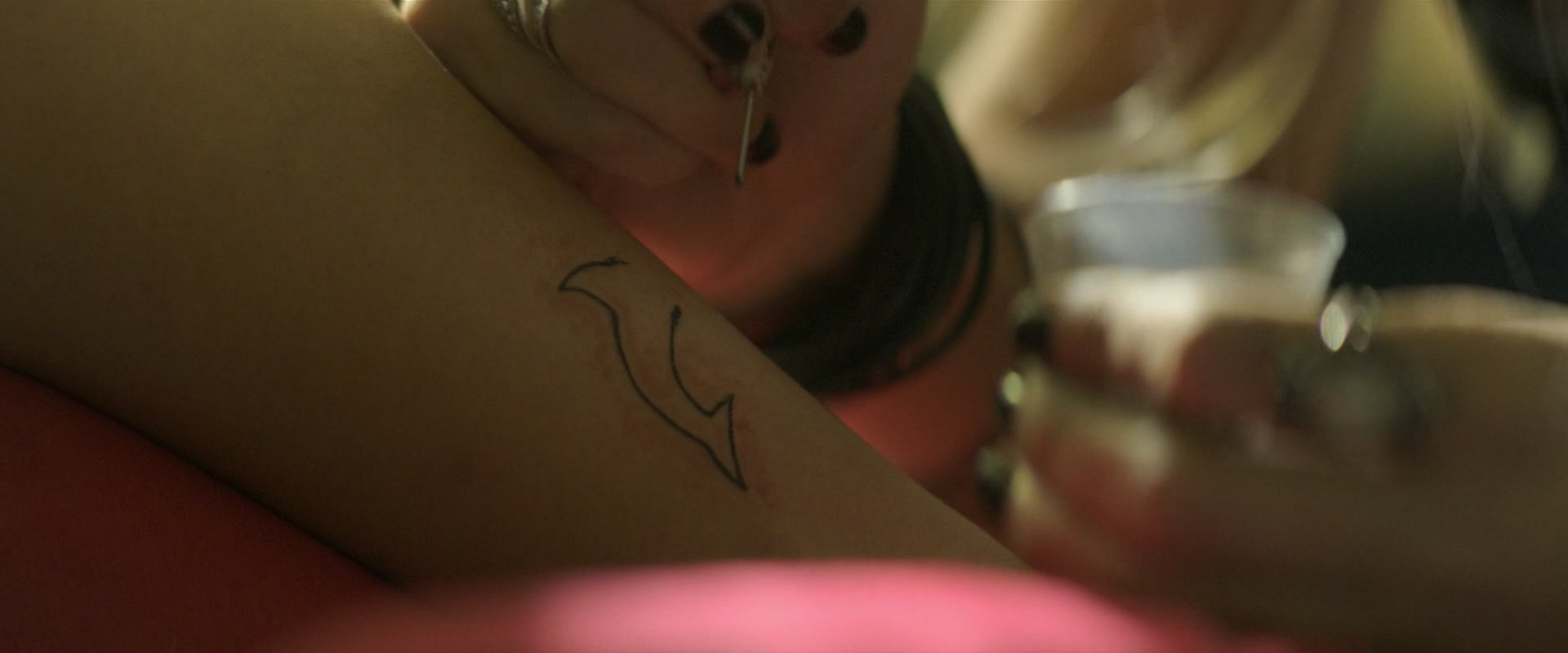 The_Act_S01E02_Teeth_1080p_ASRO_002400.jpg