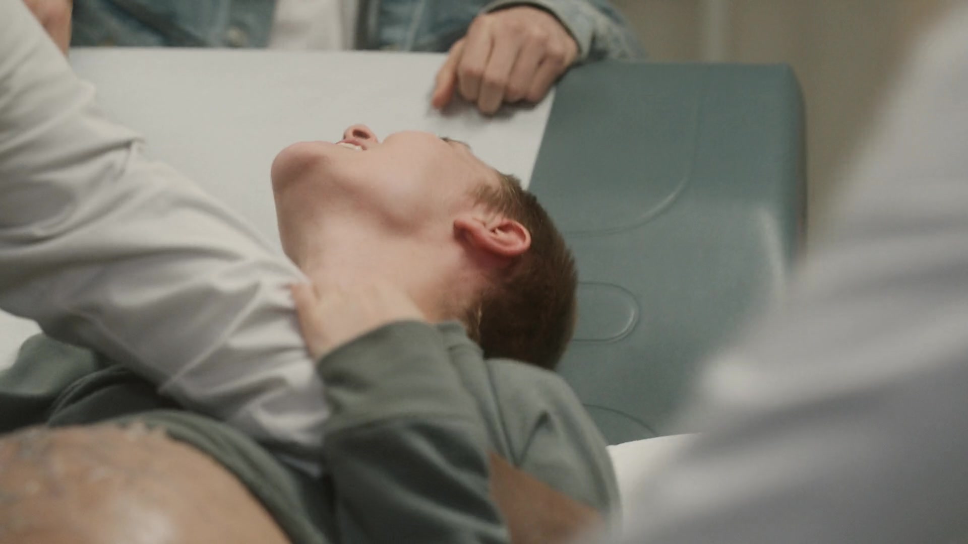 The_Expecting_S01E08_1080p_ASRO_000185.jpg