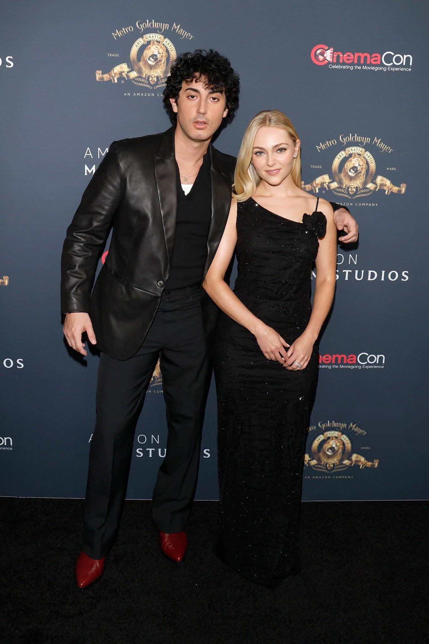 annasophiarobbonline_cinemacon26_283229.jpg