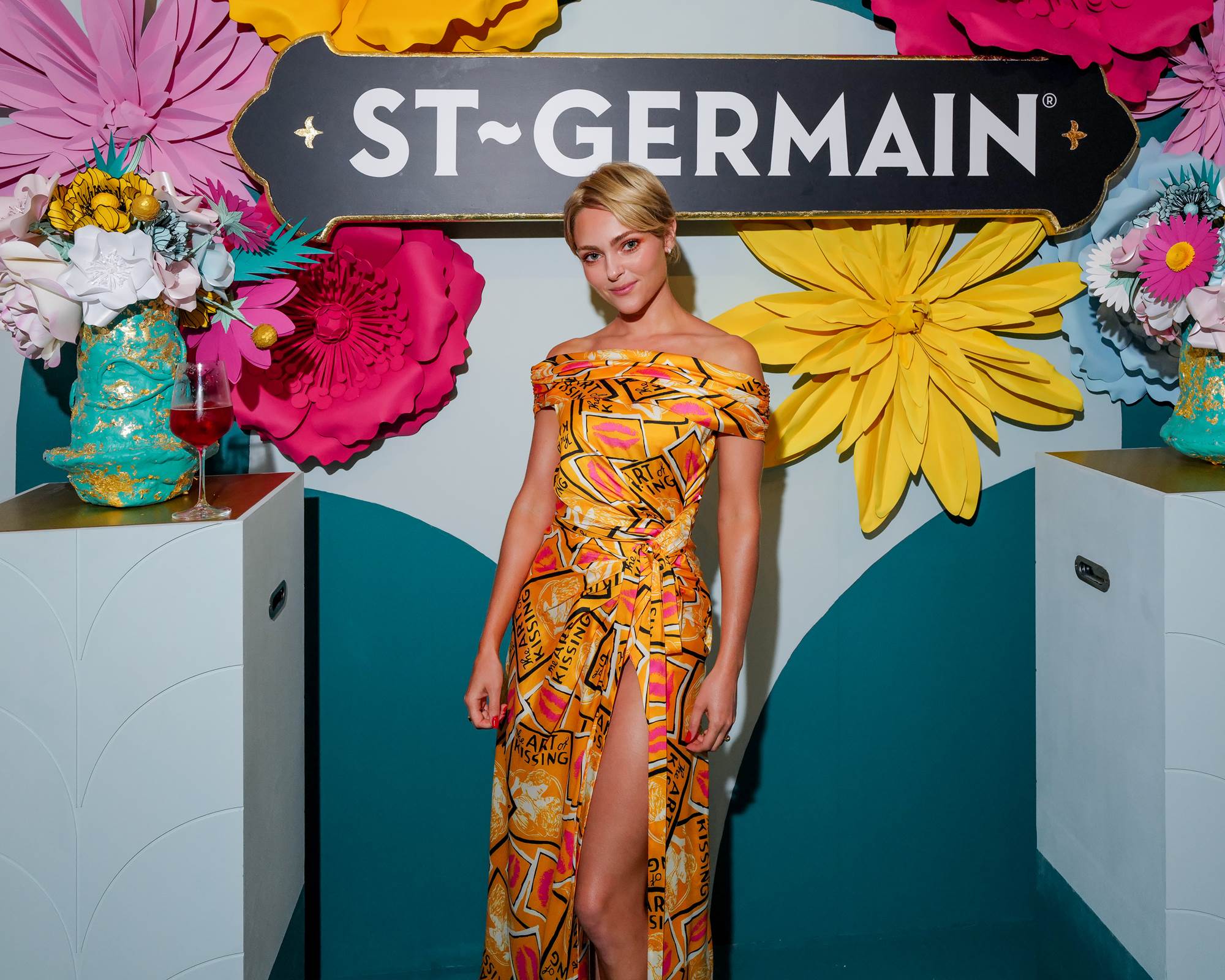 annasophiarobbonline_germainpopuplaunch_281029.jpg