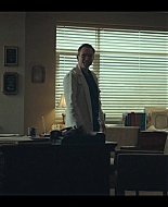 Dr_Death_S01E05_The_and_in_the_Bed_1080p_ASRO_001268.jpg