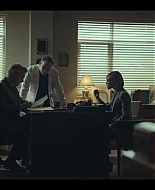 Dr_Death_S01E05_The_and_in_the_Bed_1080p_ASRO_001393.jpg