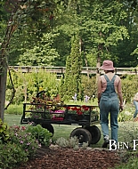 Grosse_Pointe_Garden_Society_S01E01_1080p_ASRO_000146.jpg
