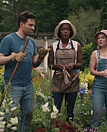 Grosse_Pointe_Garden_Society_S01E01_1080p_ASRO_000674.jpg
